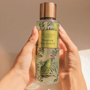 بادی اسپلش تمپتینگ پیر جاسمین ویکتوریا سکرتVictoria secret New Limited Edition Succulent Garden TEMPTING PEAR JASMINE Fragrance Mist 250ml
