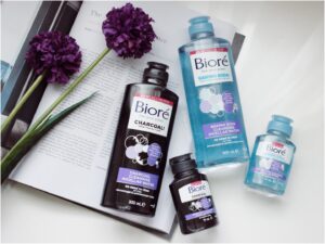 پاک کننده و میسلار واتر زغال چوب مناسب پوست های چرب بیوره 75ml Biore All-in-One 75ml Charcoal Cleansing Micellar Water Skin Care Oily Skin