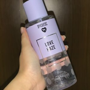 بادی میست پینک لاو هیز ویکتوریا سکرتVictoria's Secret PINK Love Haze Rainkissed Petals & Airy Musk Body Mist