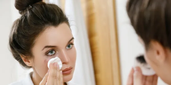 ترکیبات پاک کننده آرایش چشم